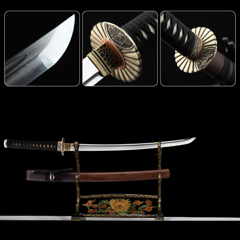 Wakizashi en acier de Damas